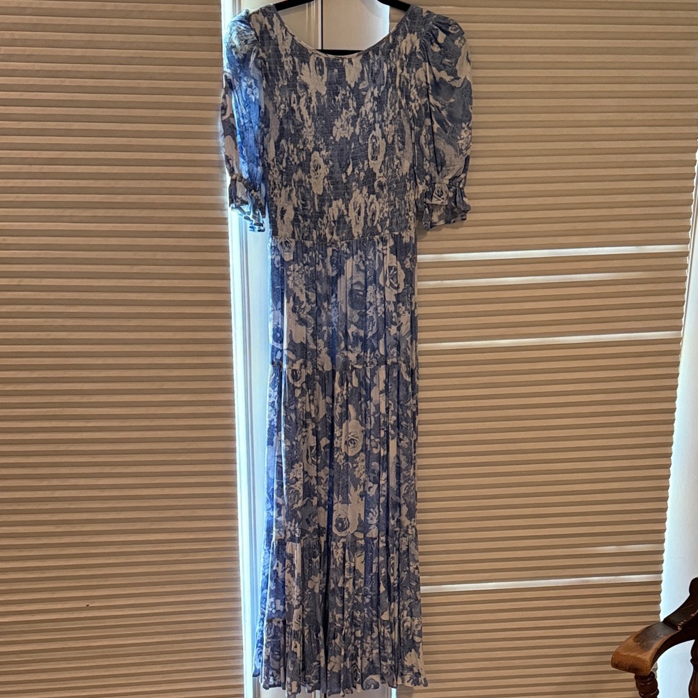 Vici Blue and White Floral Midi Dress